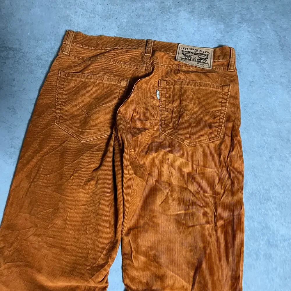 Levis waist 30